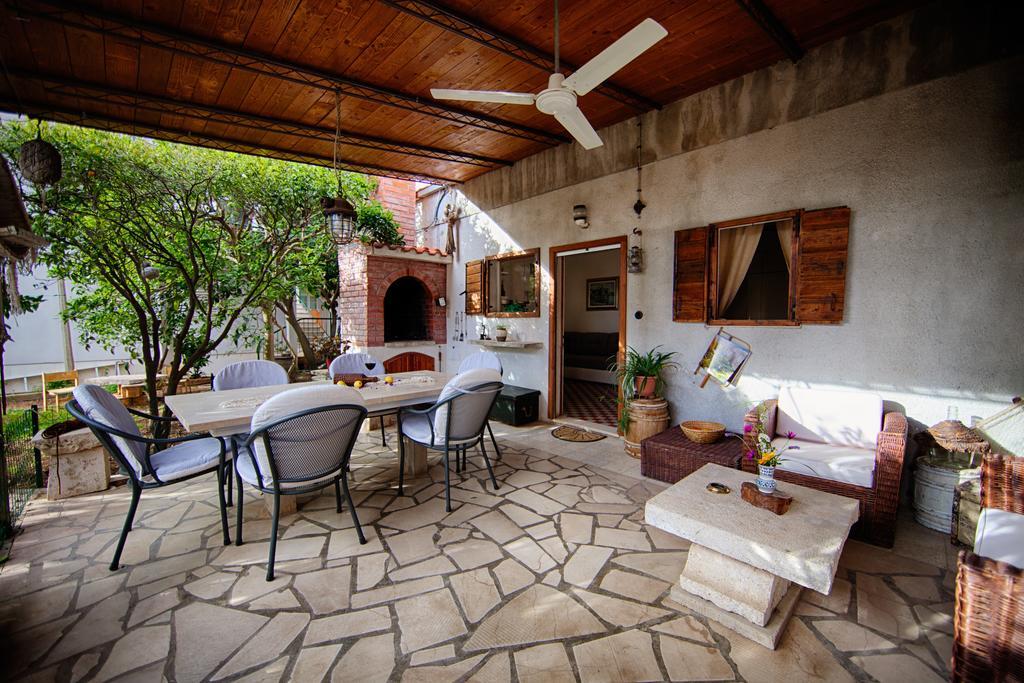 Villa Kamenica Komiža Kamer foto